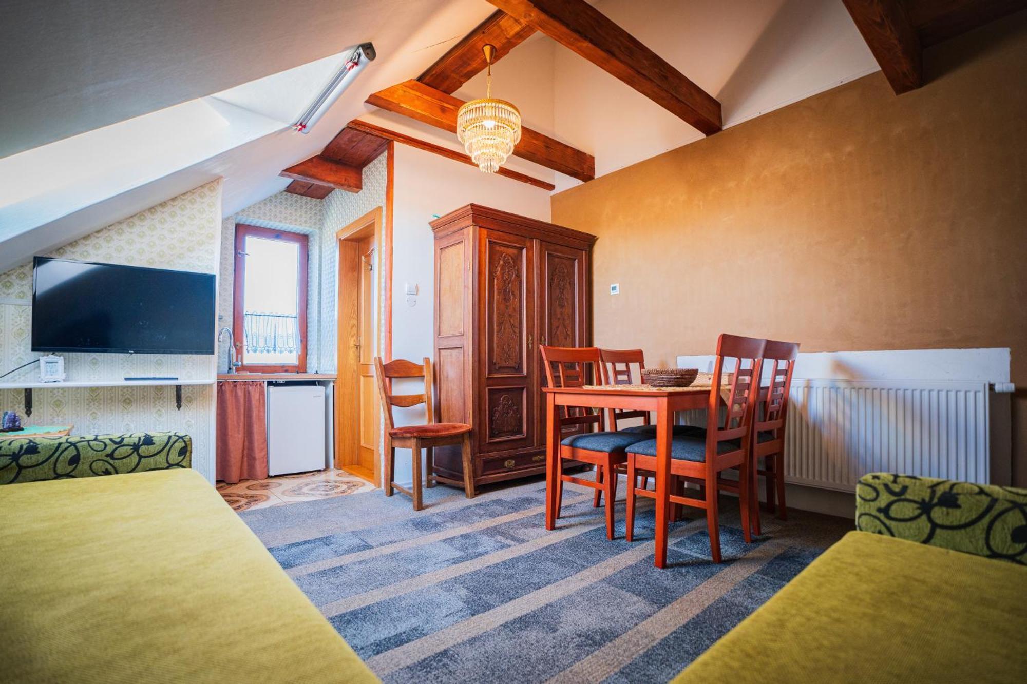 Farma Kozi Dvor Rohozna Appartement Brezno Buitenkant foto